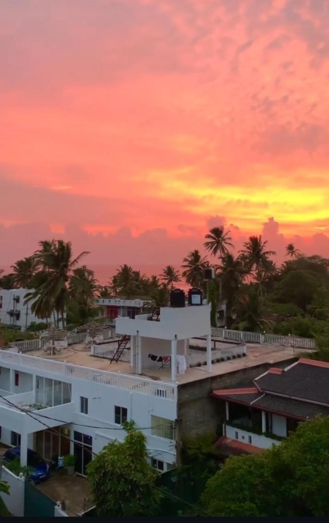 Minara Guest House Mirissa Exterior photo